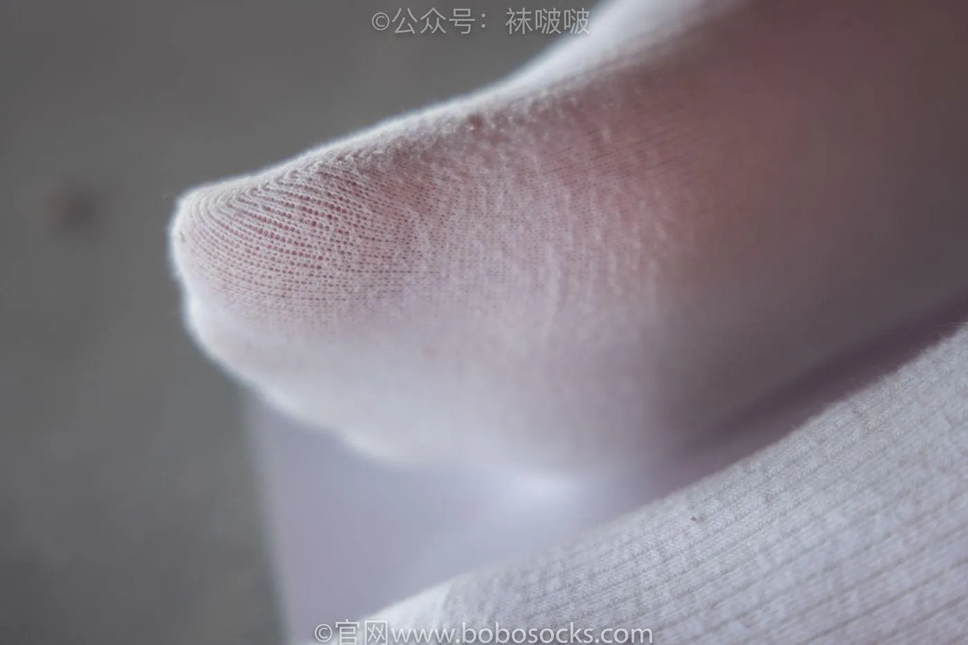 [BoBoSocks袜啵啵]NO.018 木木-运动鞋、白棉袜、裸足 [136P]插图8